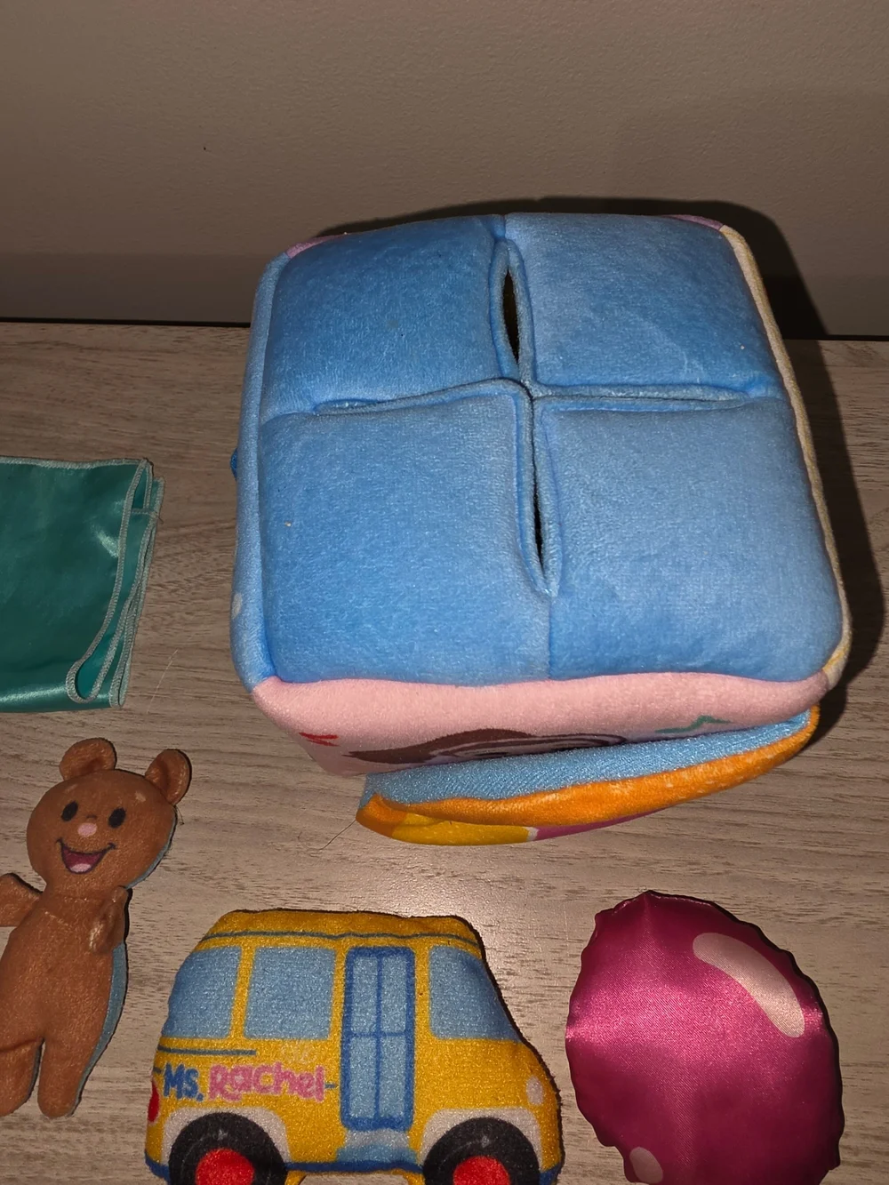 Ms. Rachel Surprise Learning Box